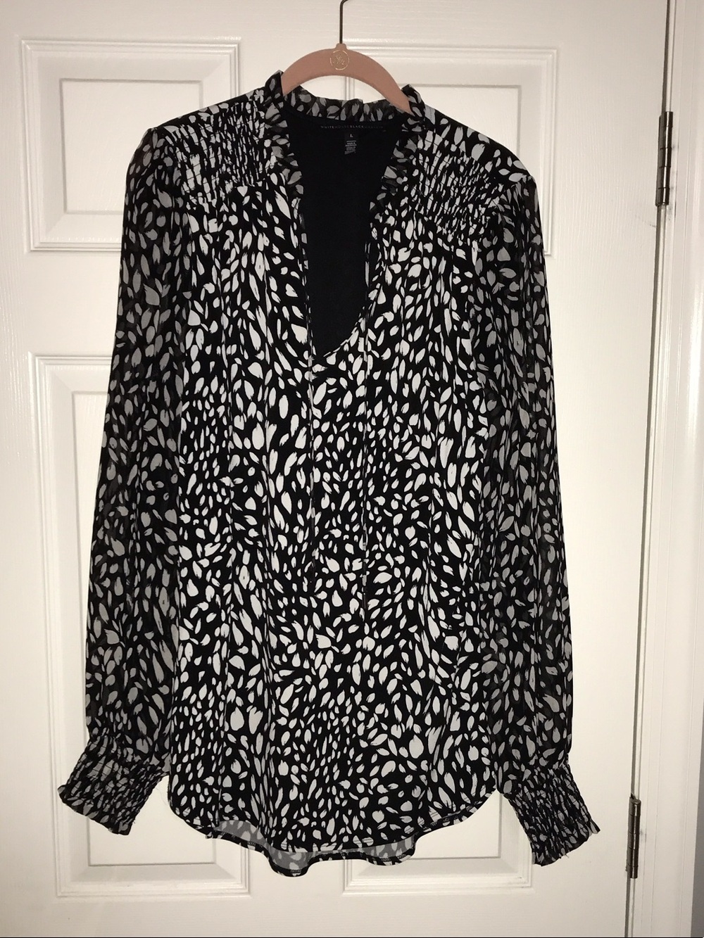 White House Black Market Black and White Printed V-Neck Blouse